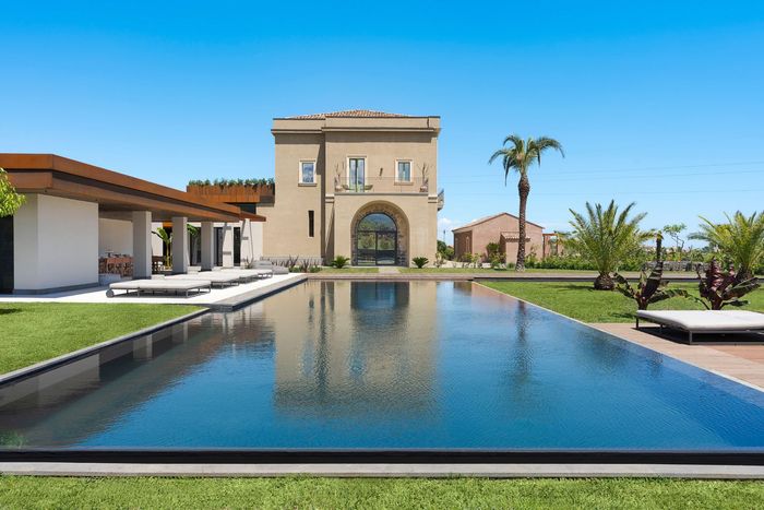 Fiume villa photo.